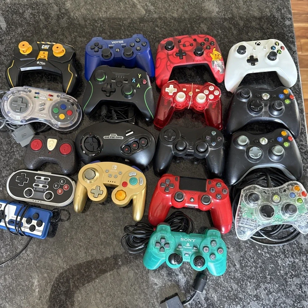 Lot Of 19 Controllers Xbox/360, PS, Sega, Generic Untested, Parts/Repairs Only